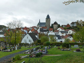 Segnung der Gräber auf dem Friedhof in Naumburg (Foto: Karl-Franz Thiede)